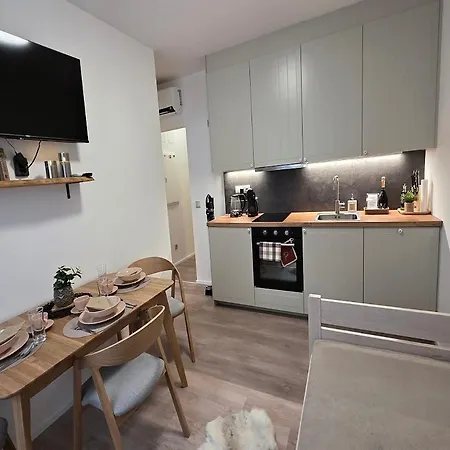 Mlýn 208 Apartman *
